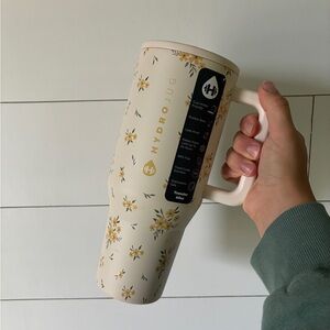 NEW Cottage Core 🌼 HydroJug - 40oz traveler